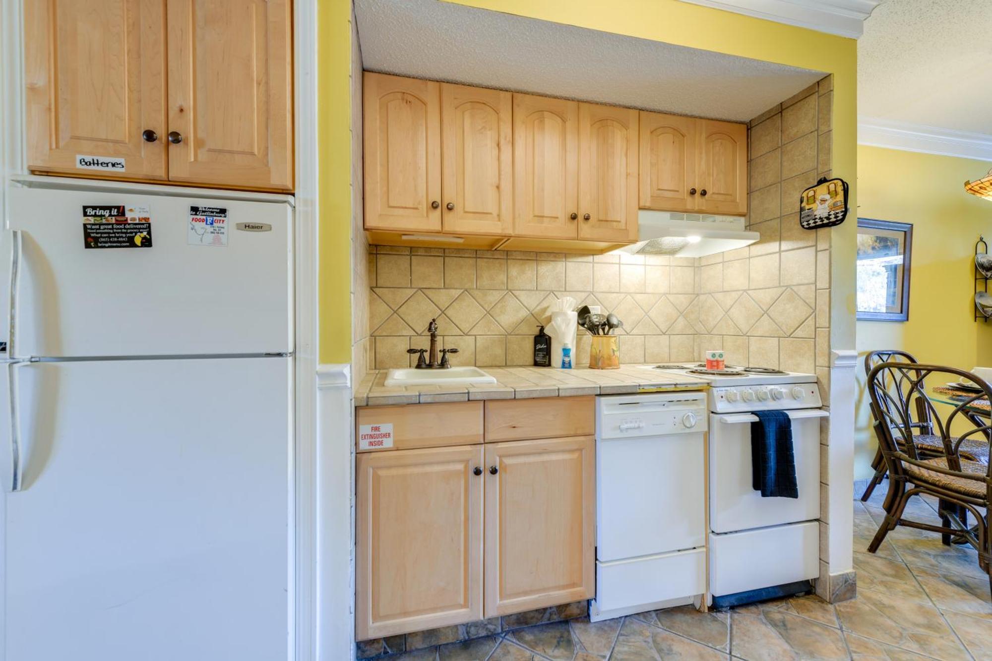 Downtown Gatlinburg Condo With Community Pool! Ngoại thất bức ảnh