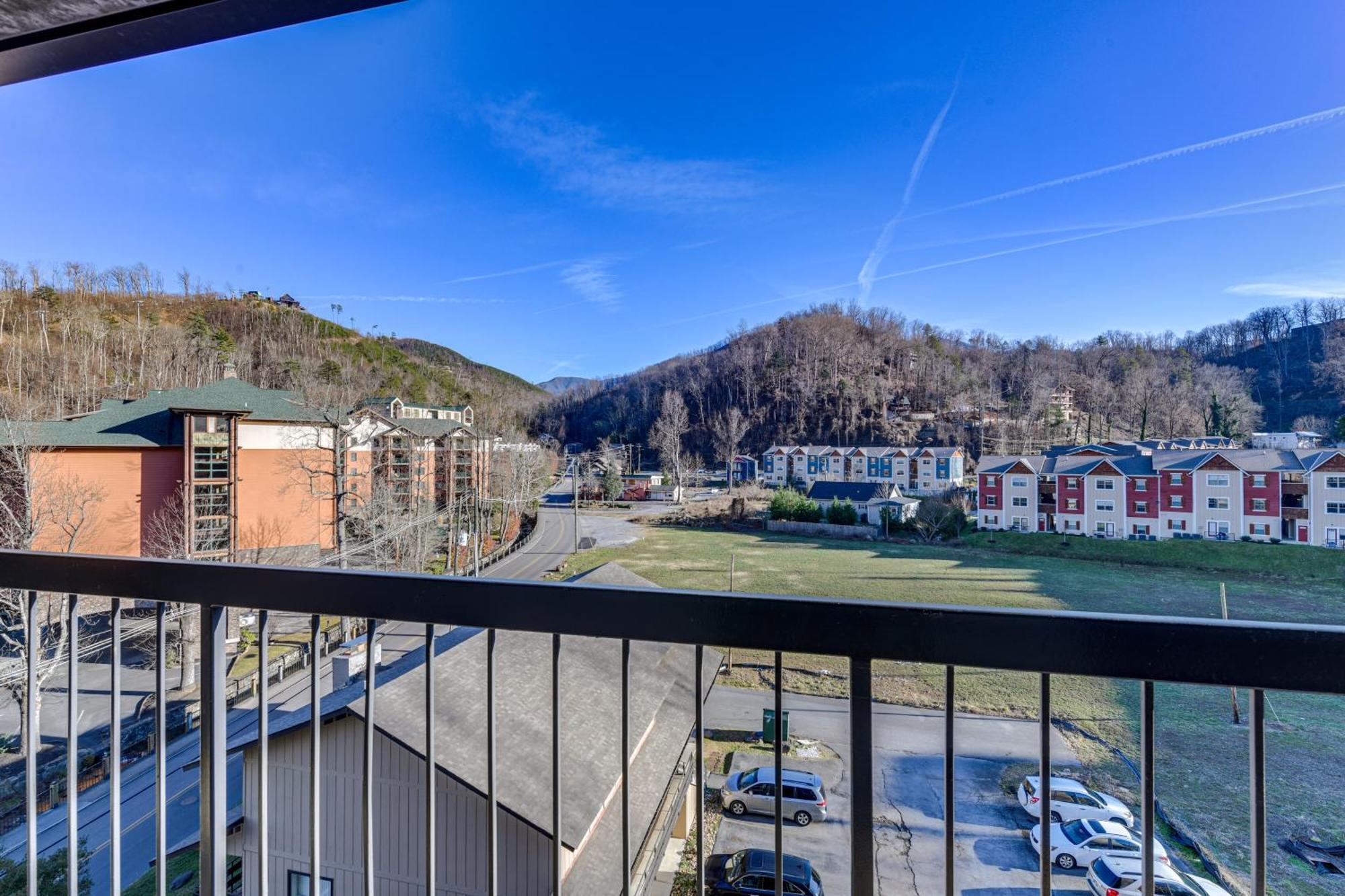 Downtown Gatlinburg Condo With Community Pool! Ngoại thất bức ảnh