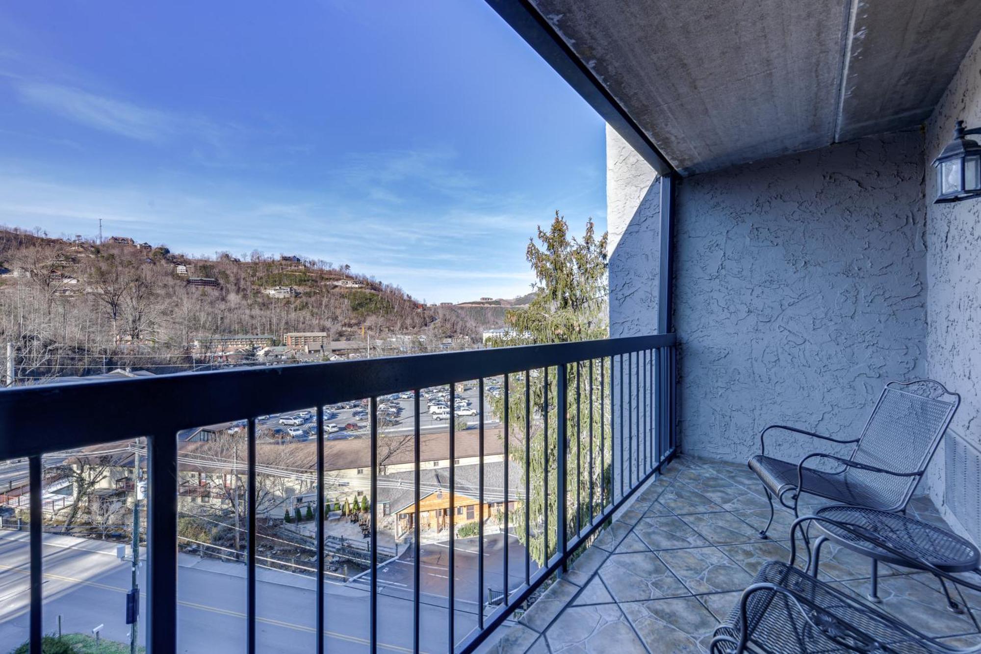 Downtown Gatlinburg Condo With Community Pool! Ngoại thất bức ảnh