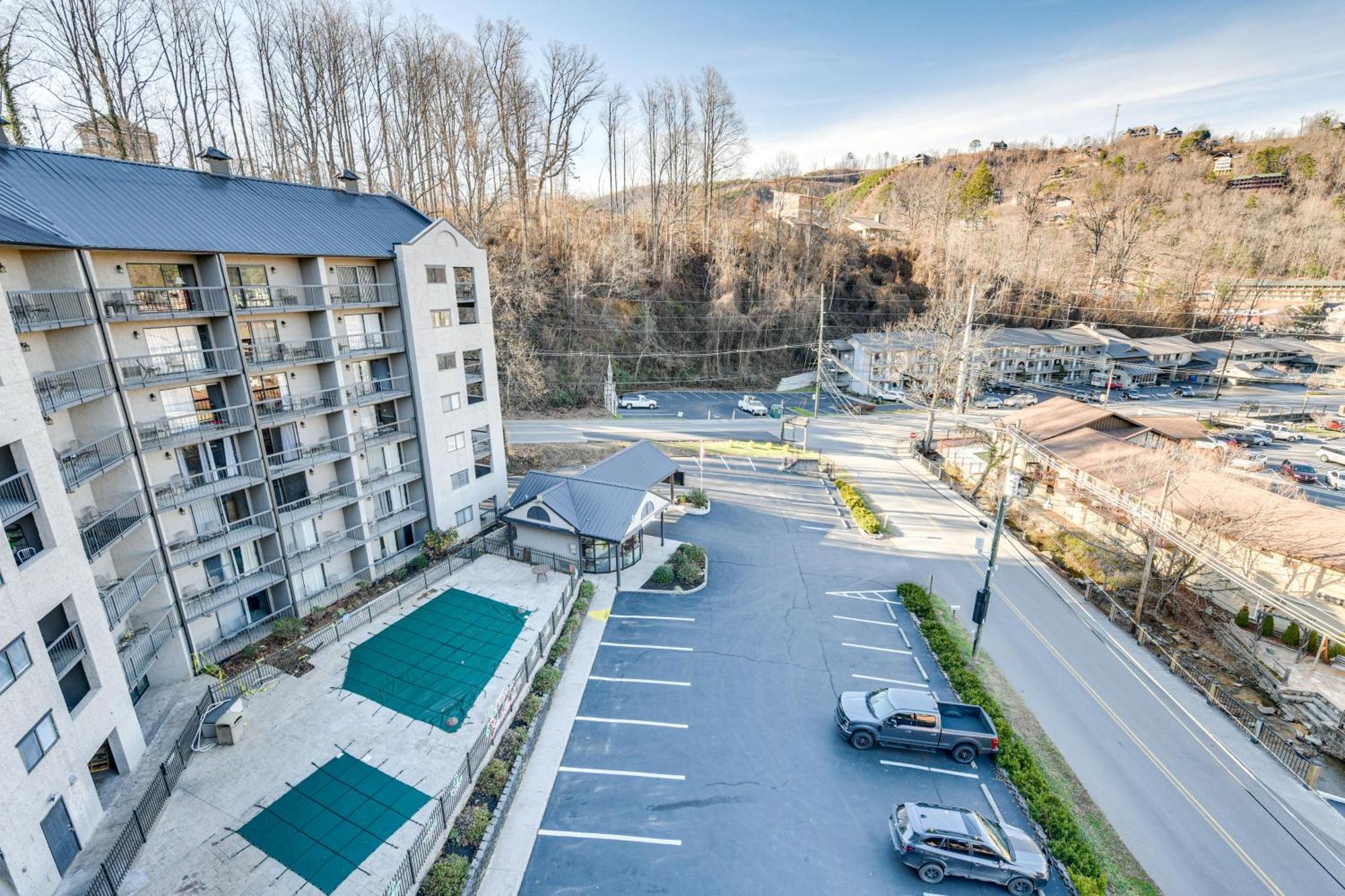 Downtown Gatlinburg Condo With Community Pool! Ngoại thất bức ảnh